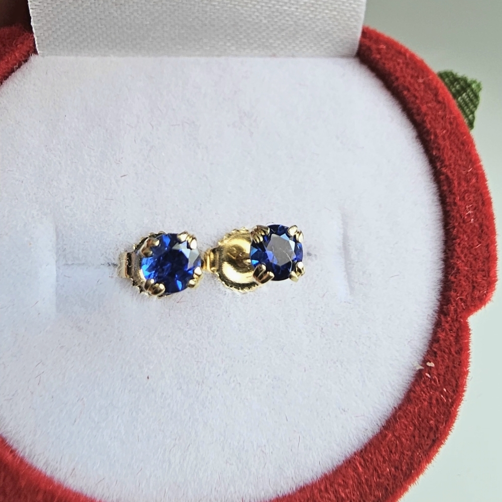 Genuine blue sapphire push back stud earrings in 14K yellow gold